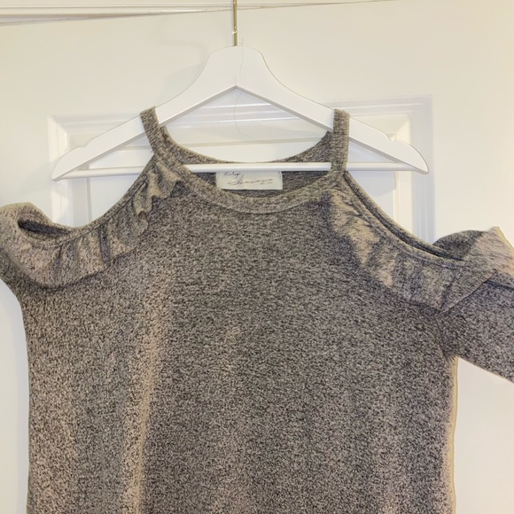 Cold-shoulder Ruffle Sweater - Picture 2 of 5